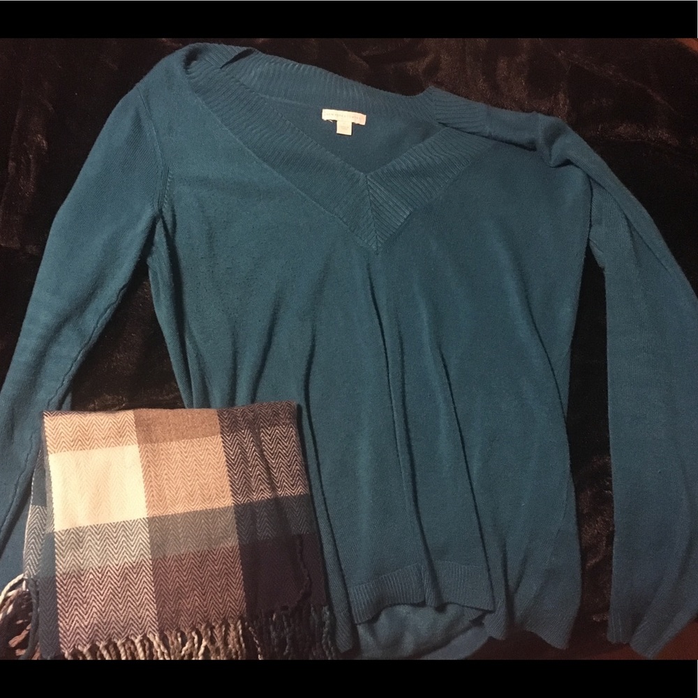 New York & Co Turquoise sweater w matching scarf